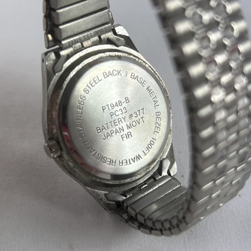 Reloj de pulsera para hombre PT948B resistente al agua 100 pies día fecha correa elástica plateada - Imagen 4 de 6