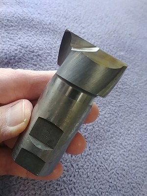 1.6+/-''x1-1/4'' Endmill 2 Flute, 7/8'' LOC,3.3+/-'' OAL, Square, Cntr Cut, Quinco
