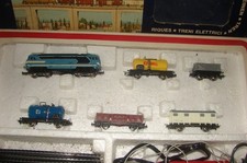 Lot - A Collection of Vintage Lima, Italy Model Trains