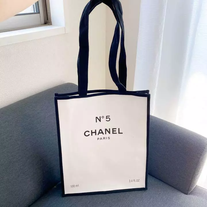 CHANEL N ° 5 No 5 100th Anniversary Tote Bag White Novelty 2021 35 x30 x 8cm