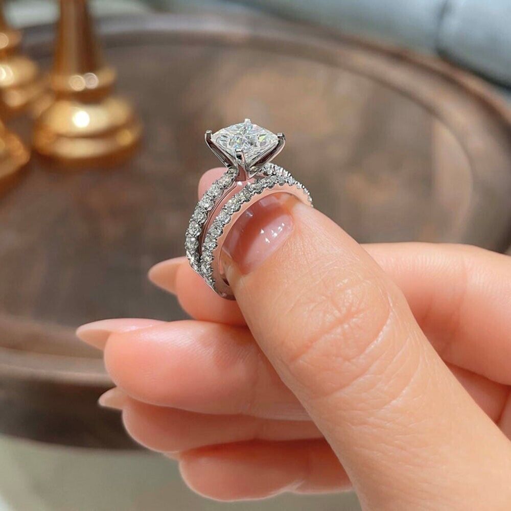 Oval Diamond Engagement Ring