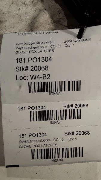 Pestillos para guantera Porsche Cayenne 2004 Foto 3 de 4