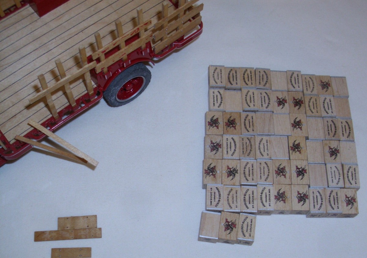 DANBURY MINT 1933 INTERNATIONAL BUDWEISER CRATE TRUCK DIE CAST