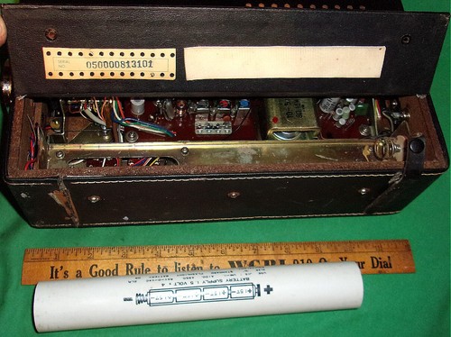 UNCOMMON Hallicrafters CR-50 Multiband Transistor Portable (1969) Clean! - Picture 8 of 15