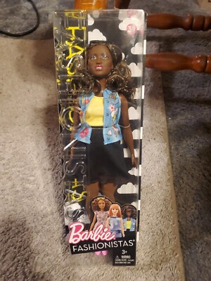 Mattel Barbie Fashionistas #39 Emoji Fun Curvy Doll 2016 FNJ39 African American 
