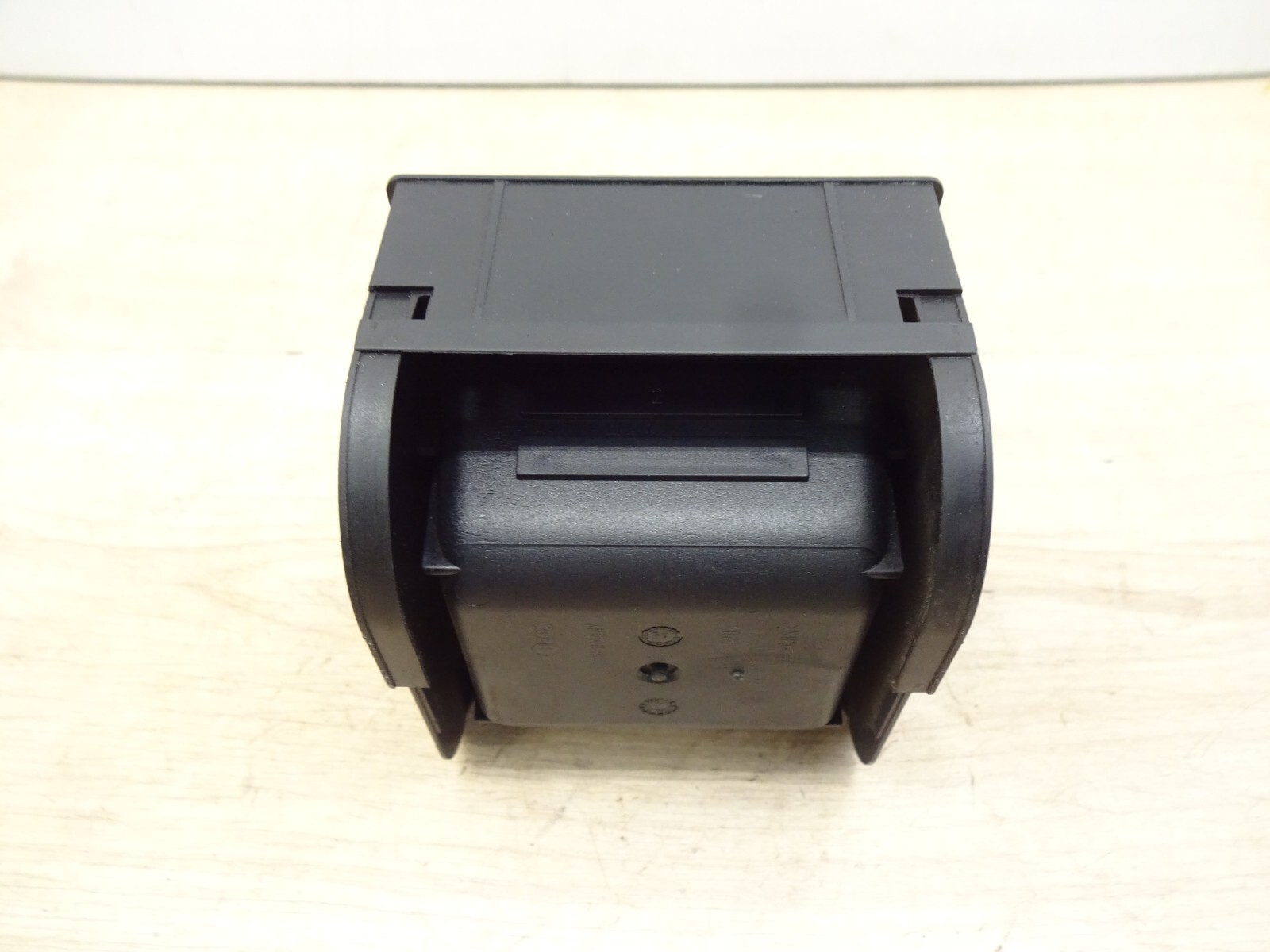 BMW E39 Ablagefach Mittelkonsole schwarz #8159698 online kaufen | eBay