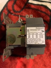 Honeywell DP3030B 1001 Definite Purpose Contactor