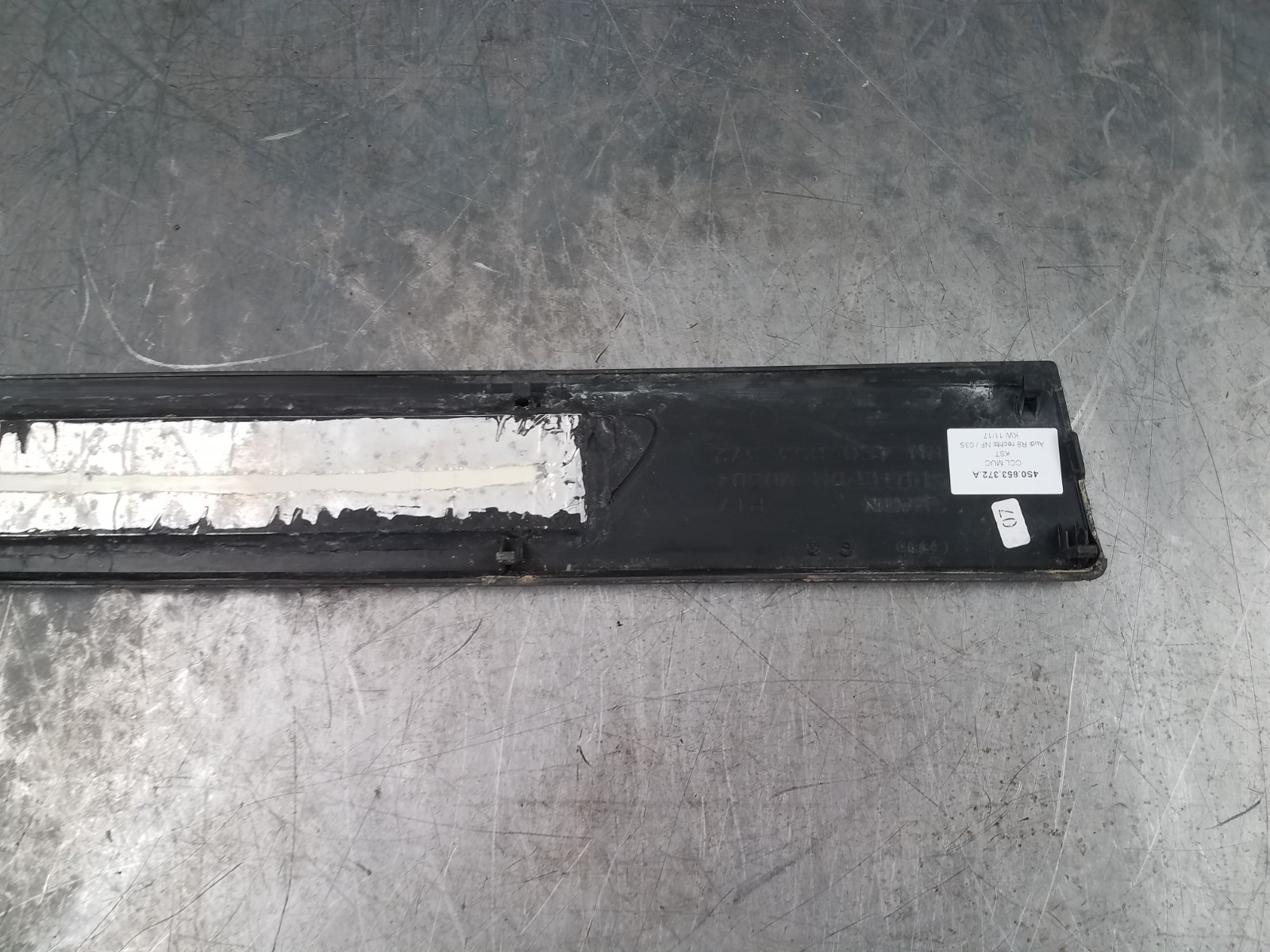 2017 Audi R8 V10 Plus Spyder Right Door Sill Scuff Plate #4720 CA2