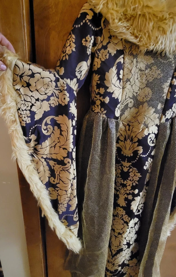 CHASING FIREFLIES GIRLS 8 PURPLE MEDIEVAL PRINCESS QUEEN COSTUME DRESS  - Image 4 of 4