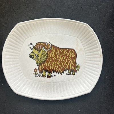1970 English Ironstone Beefeater Plate Staffordshire England  Bull Art
