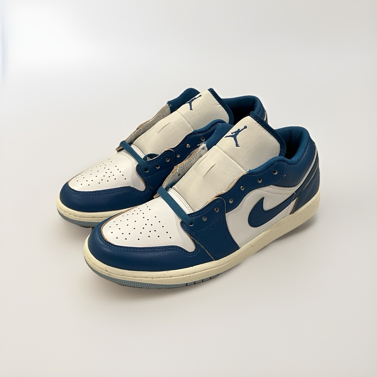 Brand New Nike Air Jordan 1 One Low SE White Blue Shoes FN5214-141 Men\'s Size 9 Jordan 1 Retro Low SE Basketball Shoes White / Industrial  main image 4