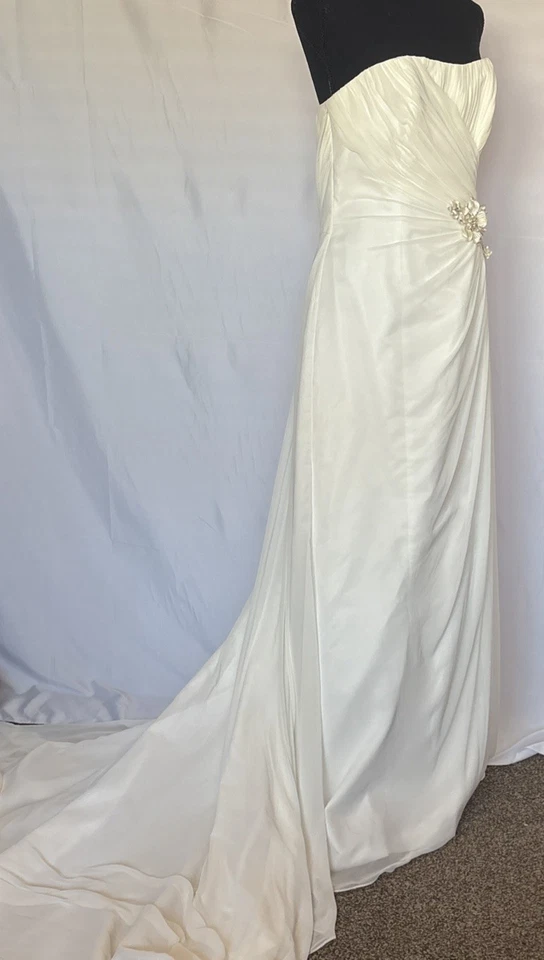 Vestido de novia Maggie Sottero talla 12 funda sin tirantes fluido gasa con tren Foto 2 de 4