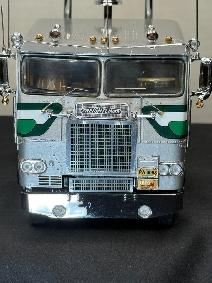 Semirremolque Franklin Mint Precision 1979 FreightLiner con remolque 1:32 Foto 4 de 4