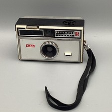 VINTAGE 1960s Kodak Instamatic 104 Camera  UNTESTED  