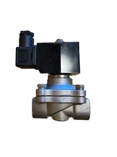 1/2" Stainless Steel Solenoid Valve - Water Air Gas VITON NC 120VAC