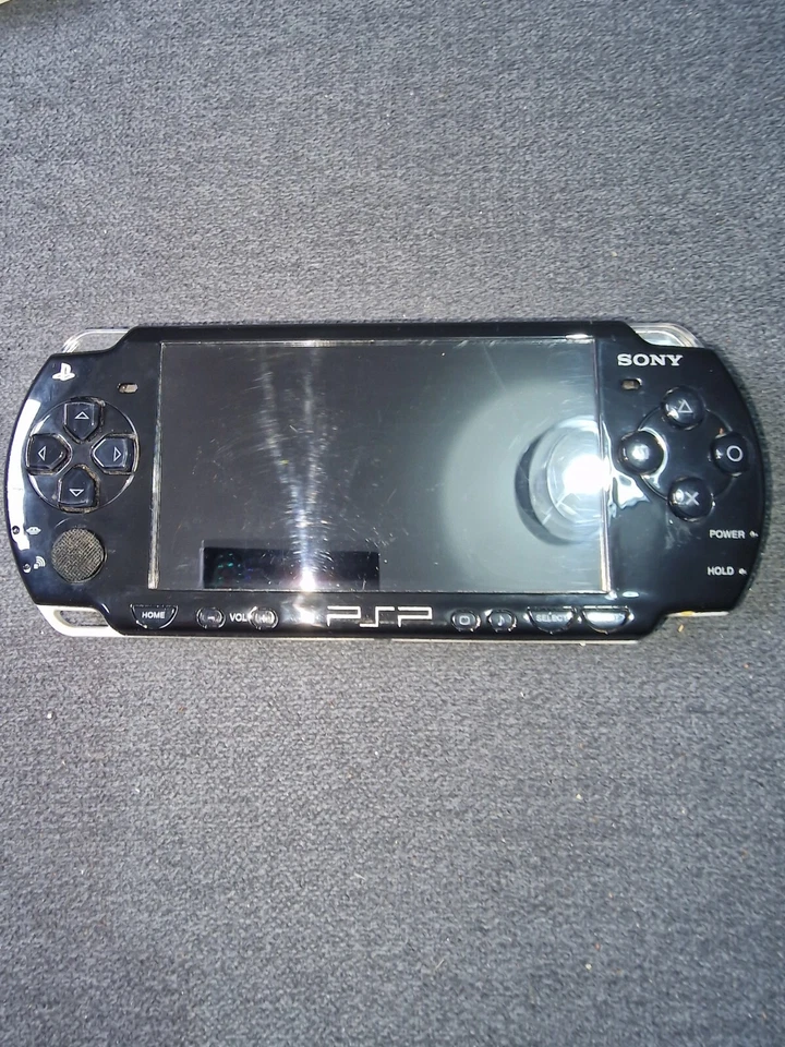 Sony PlayStation Portable 2000, photo 3 of 5