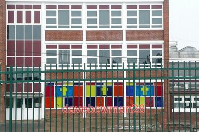 FOTO LESEN HUGH FARINGDON SCHULE DIES IST DER HAUPTEINGANG DER SCHULE.  I SUPP