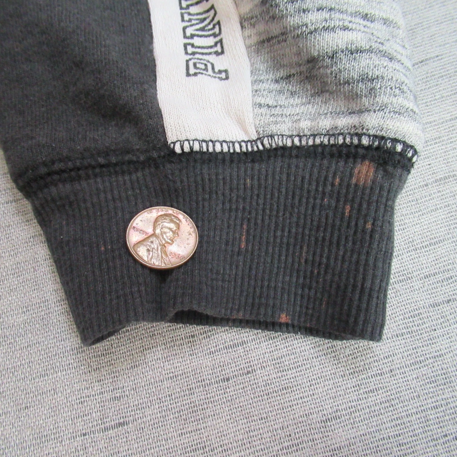 victoria-secret-vs fleece logo spell out grunge sweatshirt