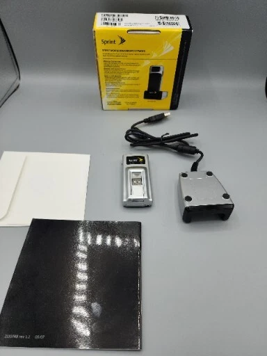 Módem USB de banda ancha móvil Sprint AirCard 595U Sierra inalámbrico de alta velocidad Foto 2 de 4