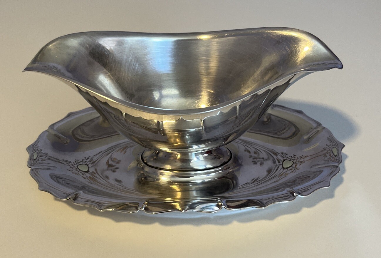 Early American International Silver Company Silver Plated 2116 Gravy Boat