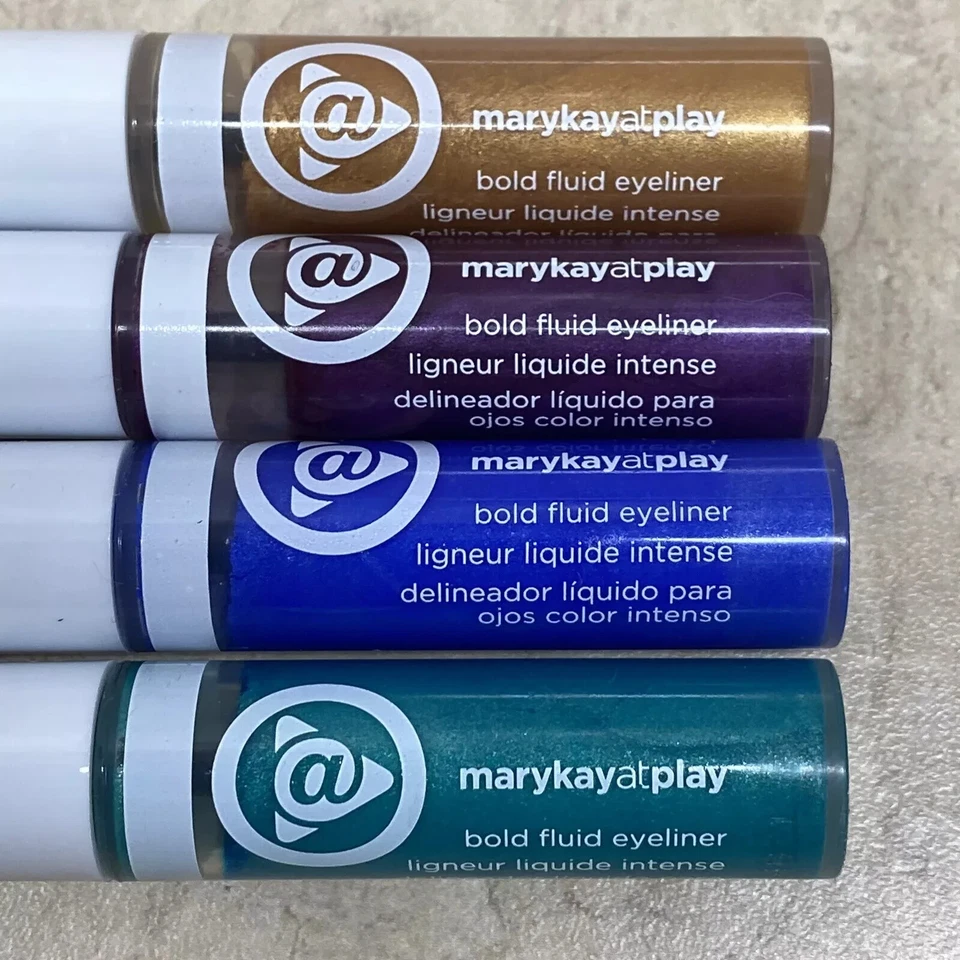 Delineador de ojos fluido Mary Kay At Play Bold .11 oz - Selecciona tu color Foto 2 de 4