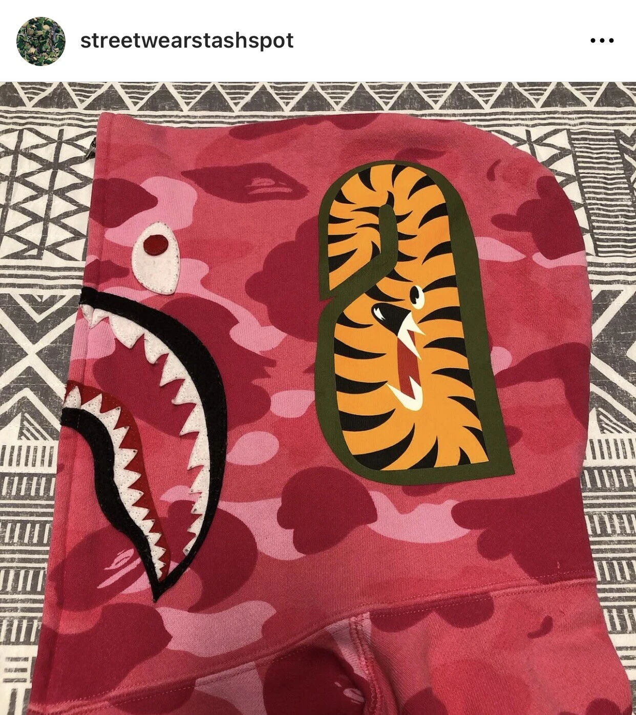 A BATHING APE (BAPE) Felpa con cappuccio e zip laterale A Bathing Ape Bape 1st Camo Shark taglia small