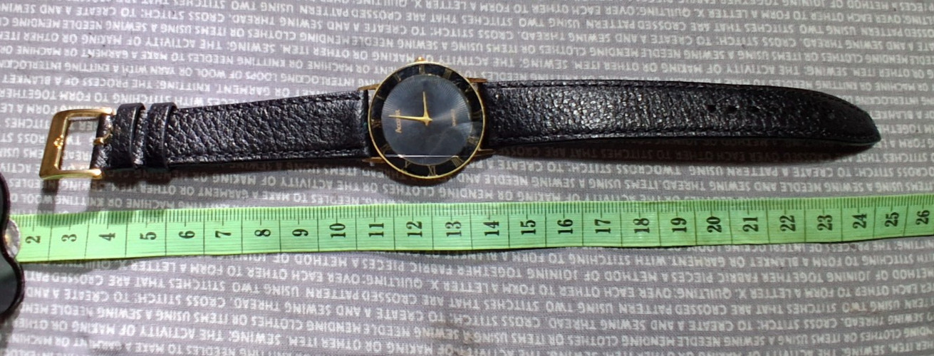 Vintage Unworn Accurist Quartz Movement Wrist Watch Leather Strap image 2