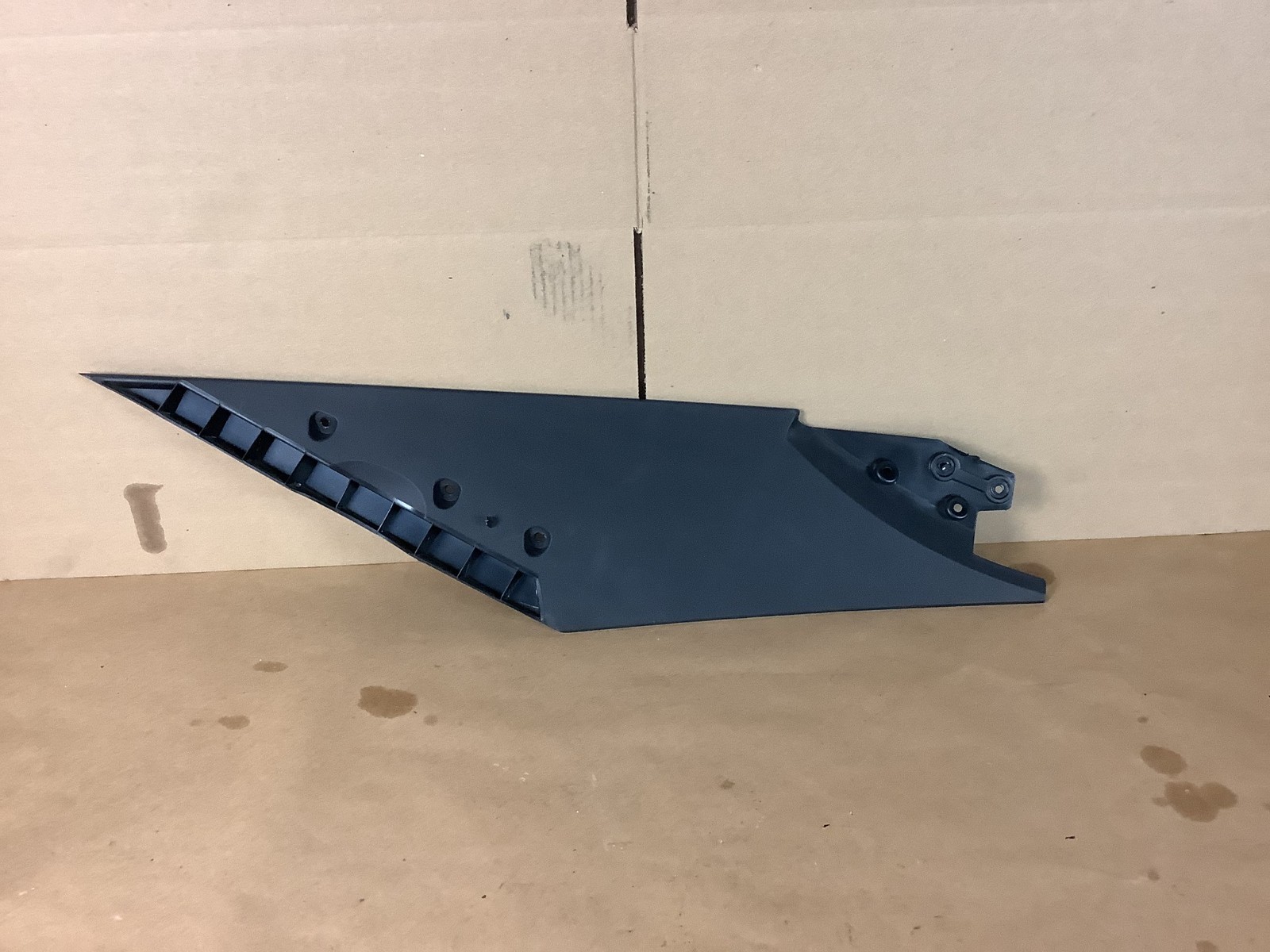 McLaren 570S 570 2017 Rear Left Driver Quarter Under Body Panel Molding 15-19 |Y