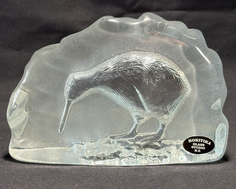🚨 RARE VINTAGE Hokitika Glass Studio Kiwi Bird Sculpture Slab Paperweight 🐦