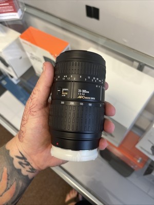 Sigma DG APO Macro Super 70-300mm f/4.0-5.6 APO DG Lens For Canon