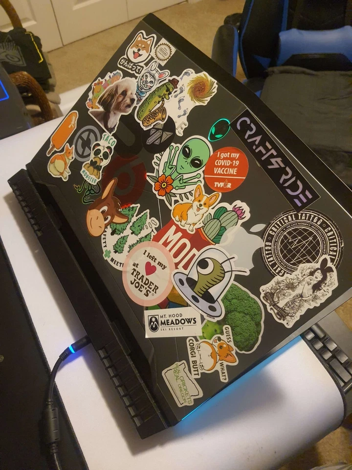 Alienware 17 R4 17.3" i7-7700HQ 500GB-M.2SSD + 1TB-HDD 16GB GTX 1070 1440P 120HZ Foto 4 de 4