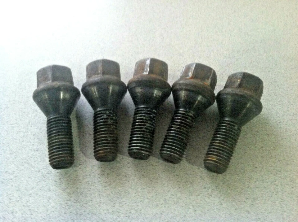 BMW 325xi 325i 330i 330Ci E46 2000-2006 ~ tuerca de 5 ruedas ~ juego ~ 36136781150 Foto 2 de 3