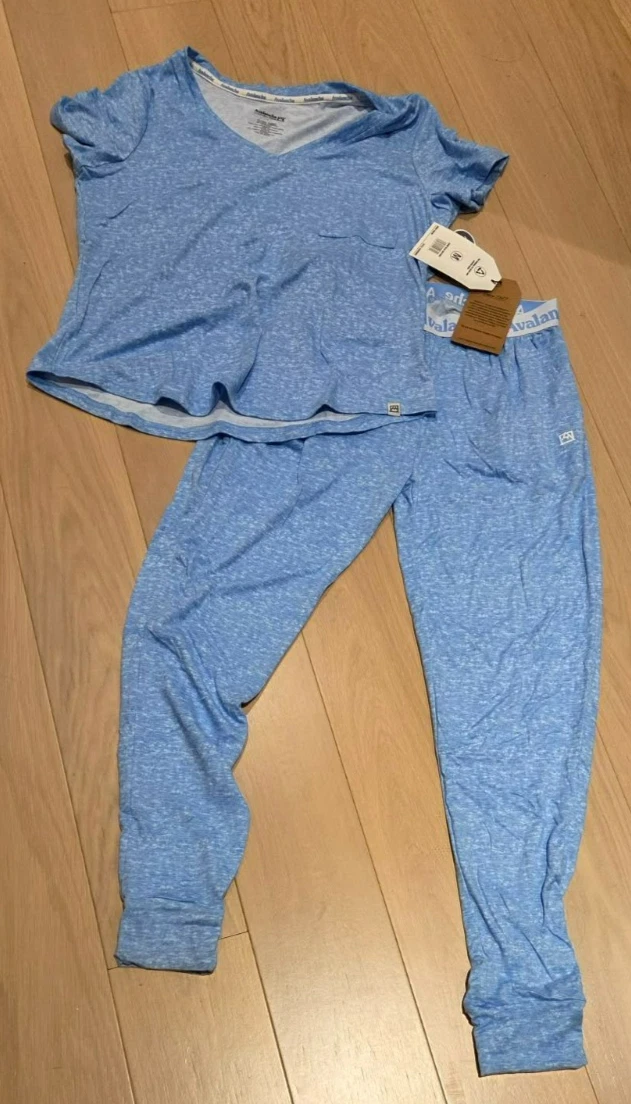Avalanche Outdoor Supply Company Women’s Pajama Set - Med - Azure Blue Heather
Opens in a new window