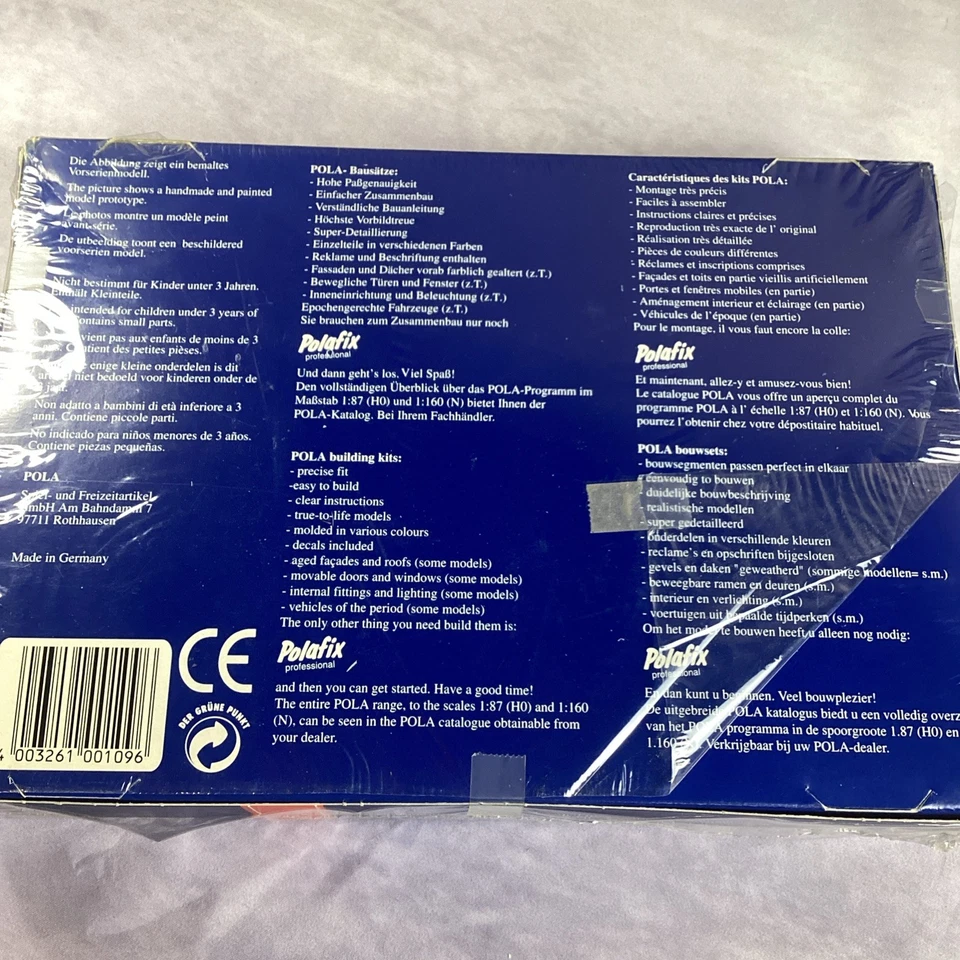 Pola 109 HO Scale Townhouse Room Inserts Building Kit - Image 4 of 4