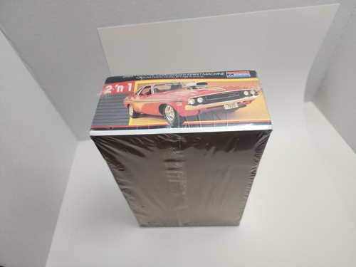 MONOGRAM 1/24 1970 DODGE CHALLENGER STREET MACHINE 2'N1 FACTORY SEALED - Picture 6 of 6