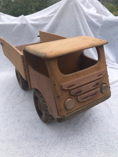 CAMION EN BOIS à benne basculante de la marque française Dejou EUR 45