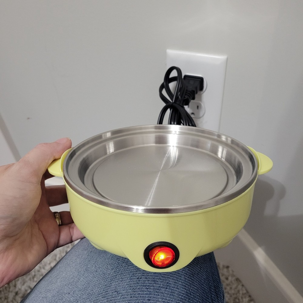 Bella 7-Egg Cooker with Stainless Steel Plate for Boiling Poaching and Omelets #17283