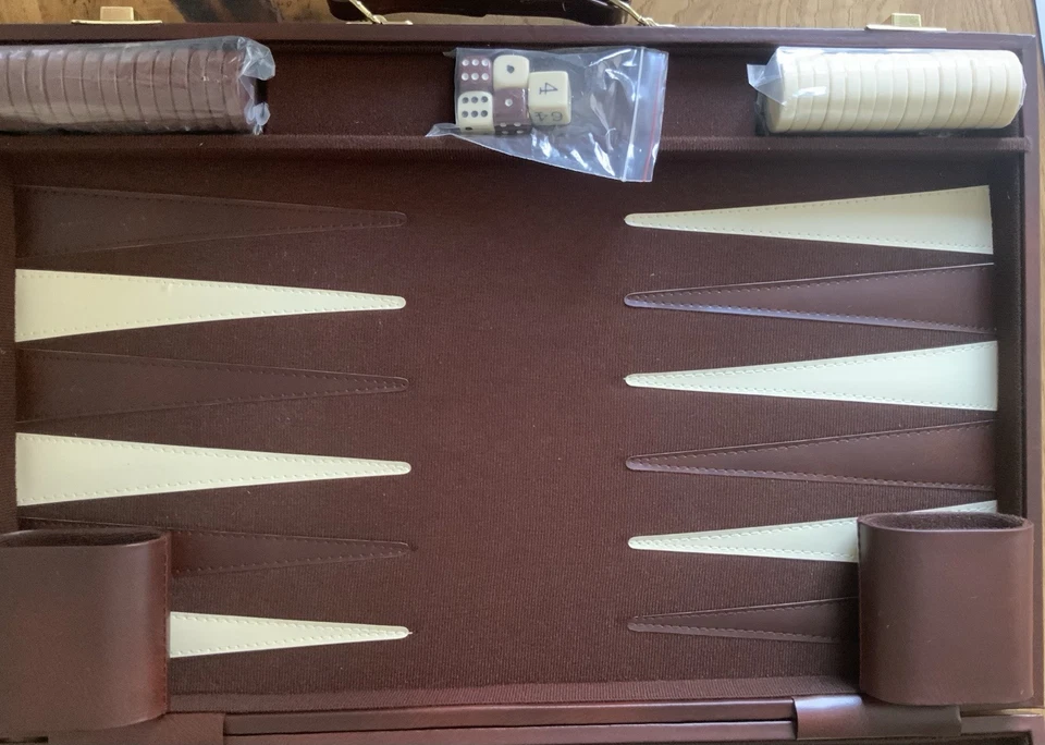 Backgammon Koffer Kunst-Leder (46 cm breit, 31 cm tief, 5 cm hoch) komplett - Bild 2 von 4