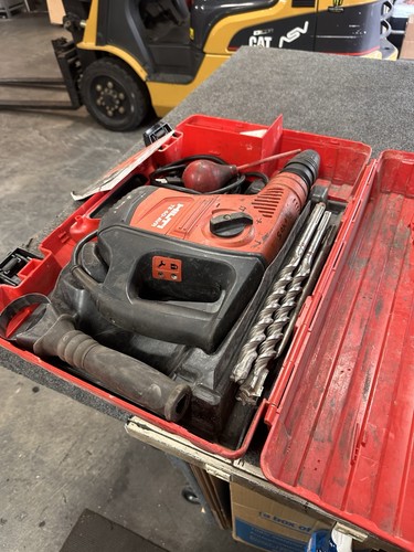 Hilti TE 40-AVR Rotary Combihammer Hammer Drill SDS w/ Bits Handle Manual Case - Picture 17 of 17