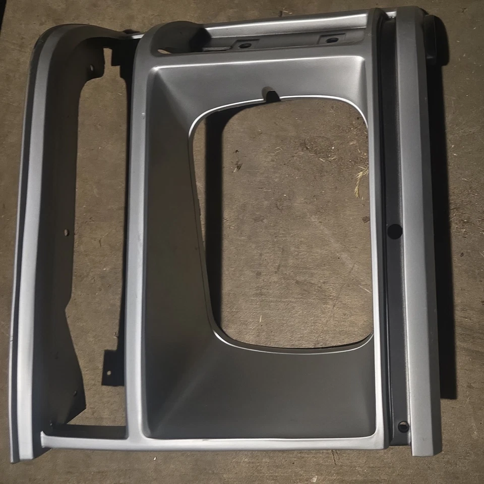 RH Bezel Headlight Dodge Grand Caravan Chrysler Town Country 1987-1990 - Image 3 of 4