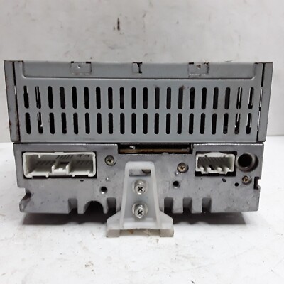 05 06 Mazda Tribute AM FM XM CD radio receiver OEM 5T2T-18C869-AB
