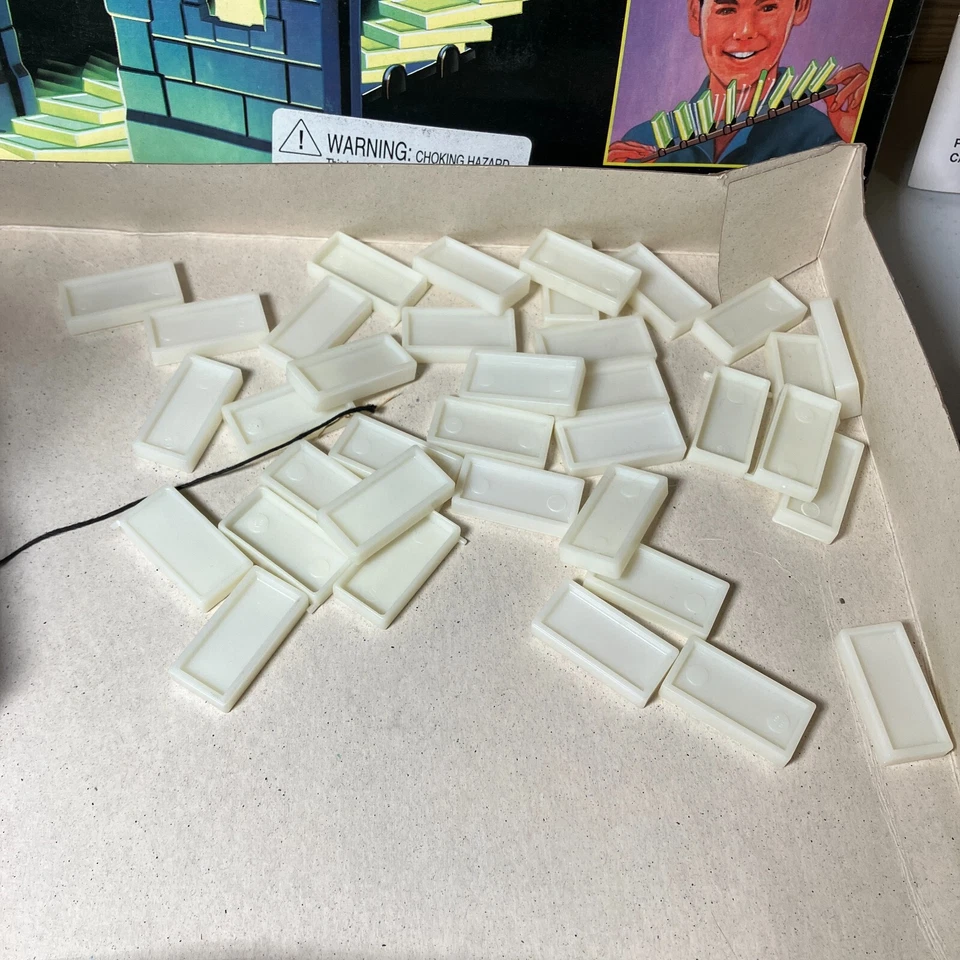 Pressman Domino Rally Glow in the Dark Set w Creepy Castle 1994 Untested - Image 4 of 4