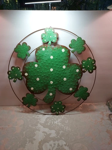 18" Saint Patrick's Day Metal Wreath With Shamrocks