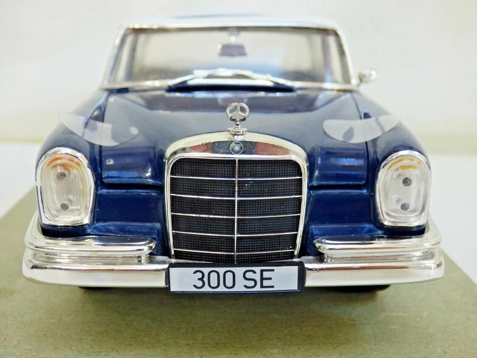 Mercedes Benz 300SE Revell 1960 W112 Raro AZUL 1:18 Diecast Modelo de Coche Detallado Foto 2 de 4