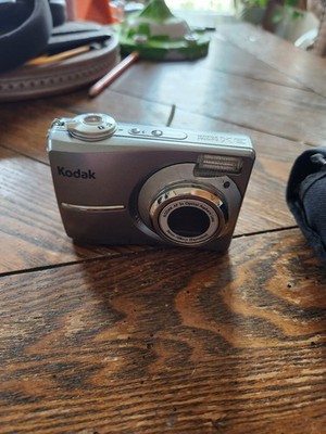 Kodak EasyShare C813 8.2MP Digital Camera - Silver- Used- Good