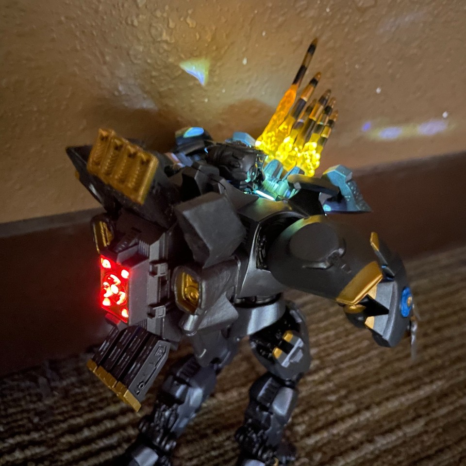 Pacific Rim Toy Box Striker Eureka Jaeger 7