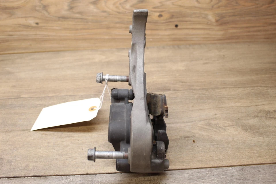 2013 年本田 VFR1200F ABS 后背制动钳带安装支架 — 第 2/4 张图片