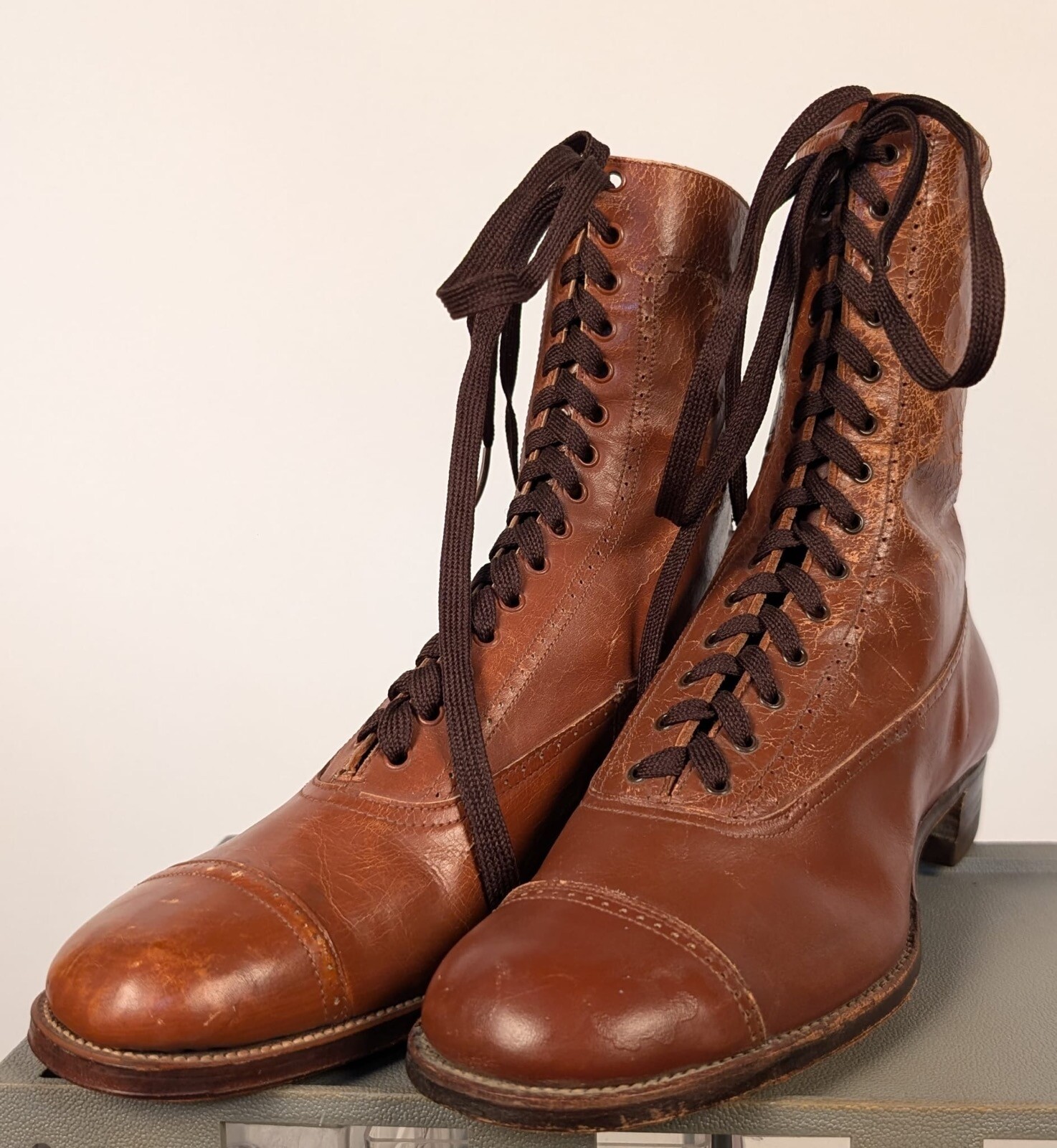 MISMATCH ANTIQUE MEN’S BROWN LEATHER SHOES W RUBBER HEELS