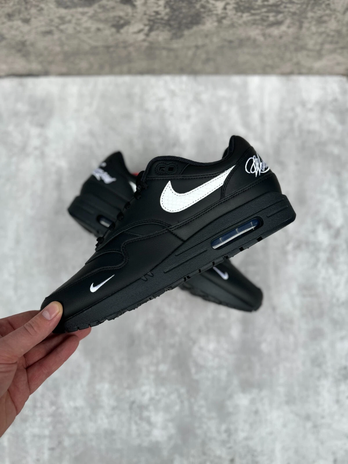 Supreme® Nike Air Max 1 Noir UK 9,5   US 10,5   En Main   Trusted Seller