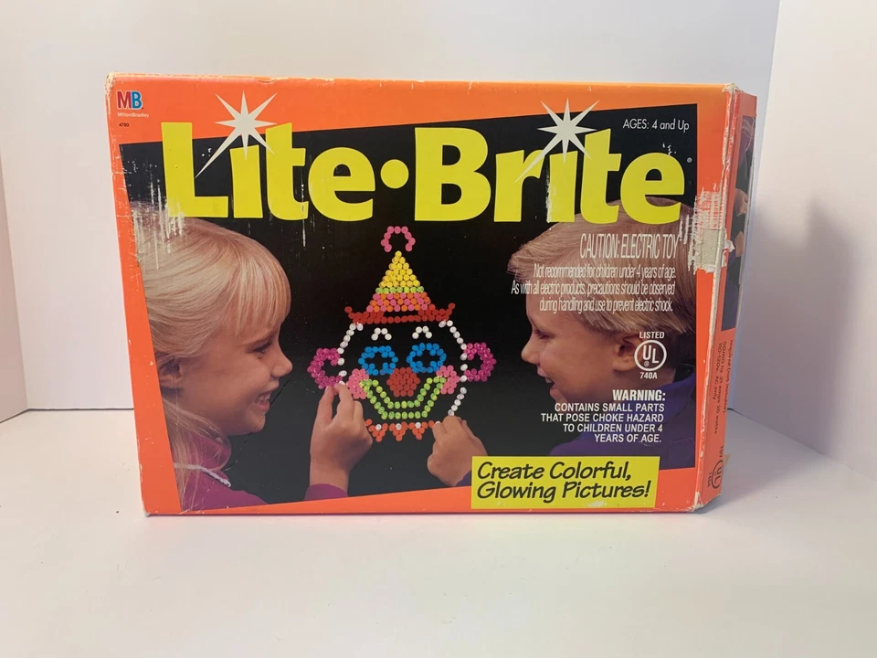 De colección Milton Bradley "Lite-Brite" (1993) con hojas de recarga de personajes de Disney  Foto 3 de 4